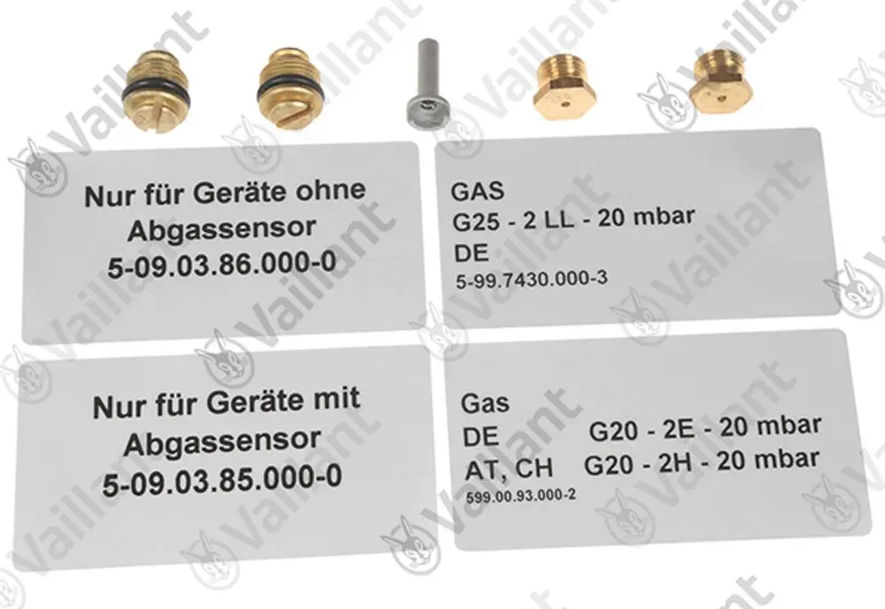 Vaillant Umstellsatz mit zwei Messinganschlüssen und mehreren Informationskarten zu Gasarten und Geräten mit oder ohne Abgassensor.